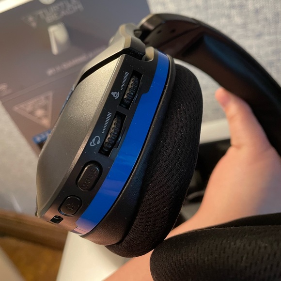 Turtle Beach Stealth 600 2nd Gen Wireless Headset - Picture 4 of 5